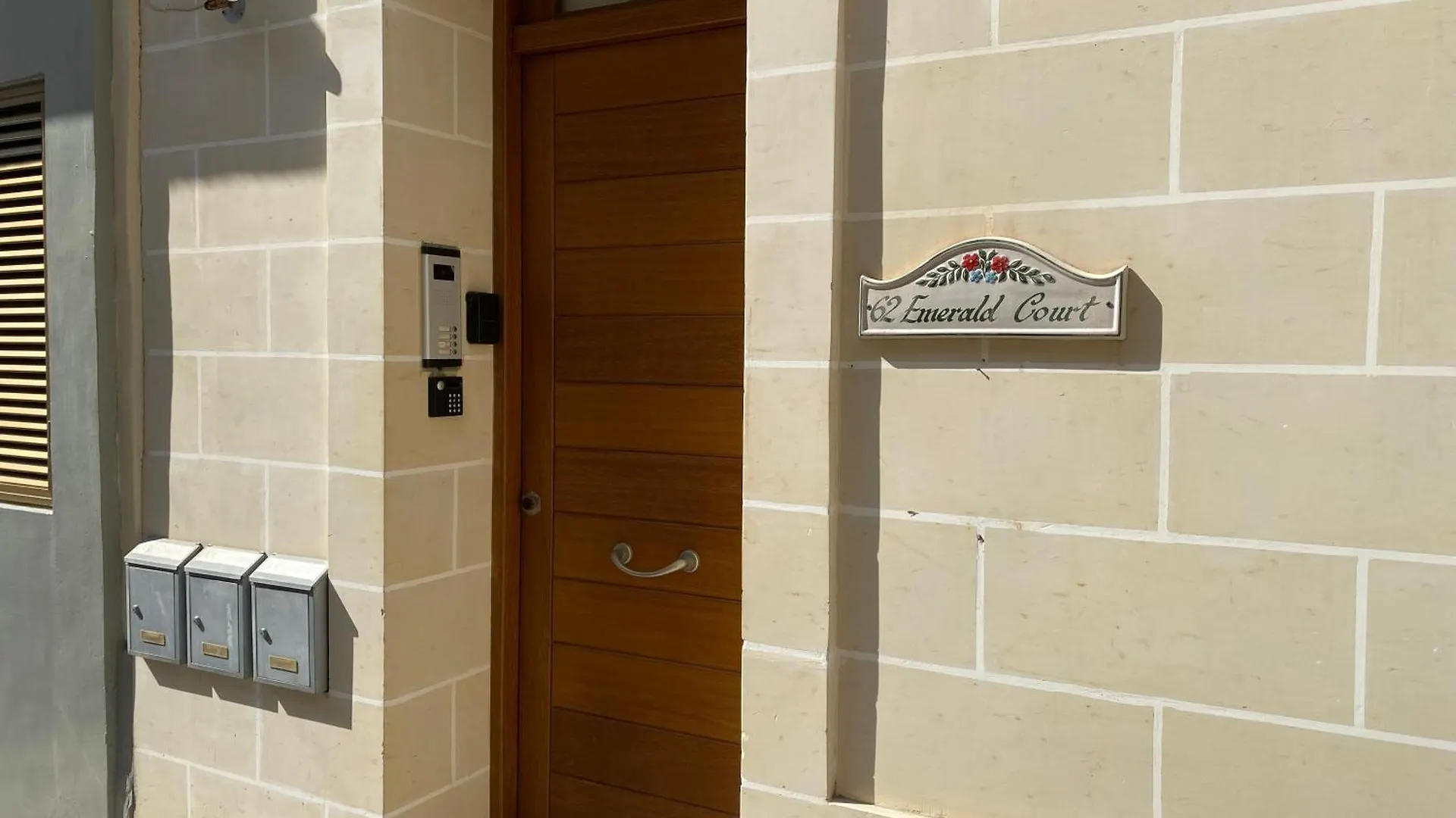 Emerald Court - Radiant Sliema Apartments & Penthouse By Shortletsmalta